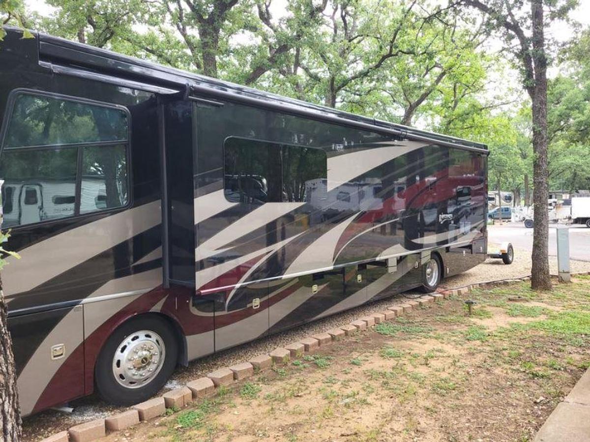 Used 2019 Fleetwood Discovery 40D LXE