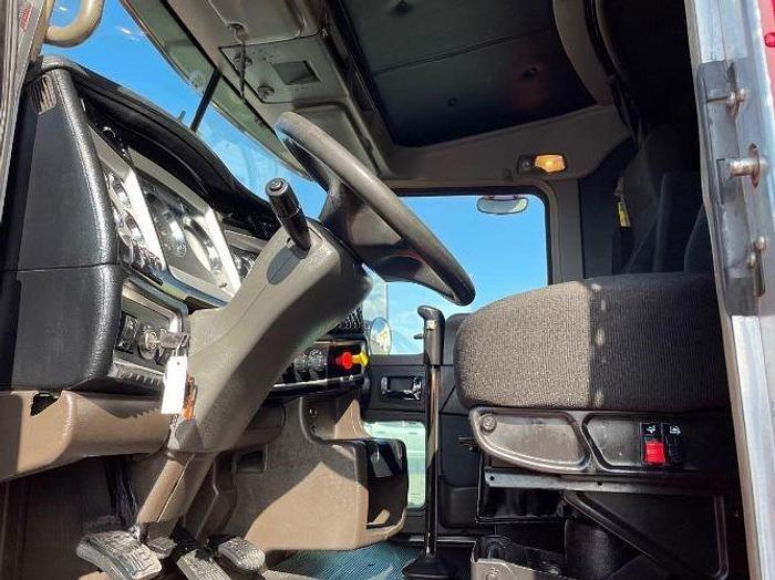 Used 2015 Peterbilt 567