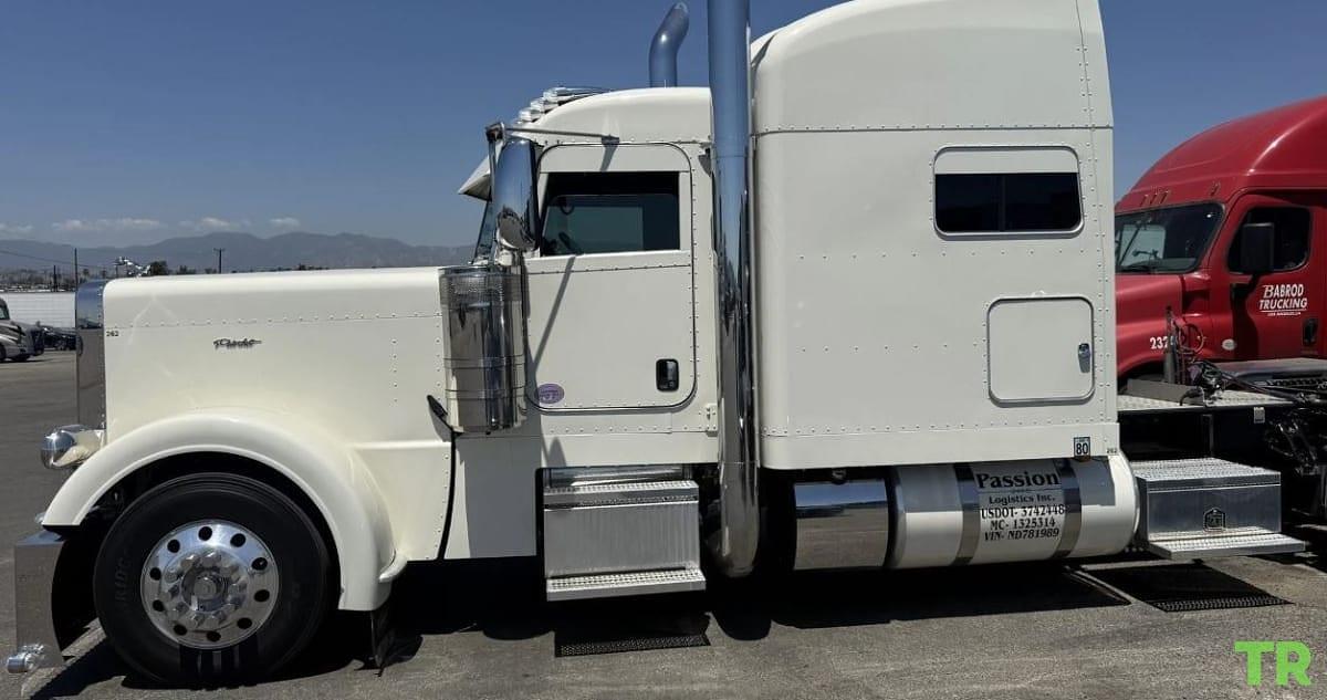 Used 2022 Peterbilt 389