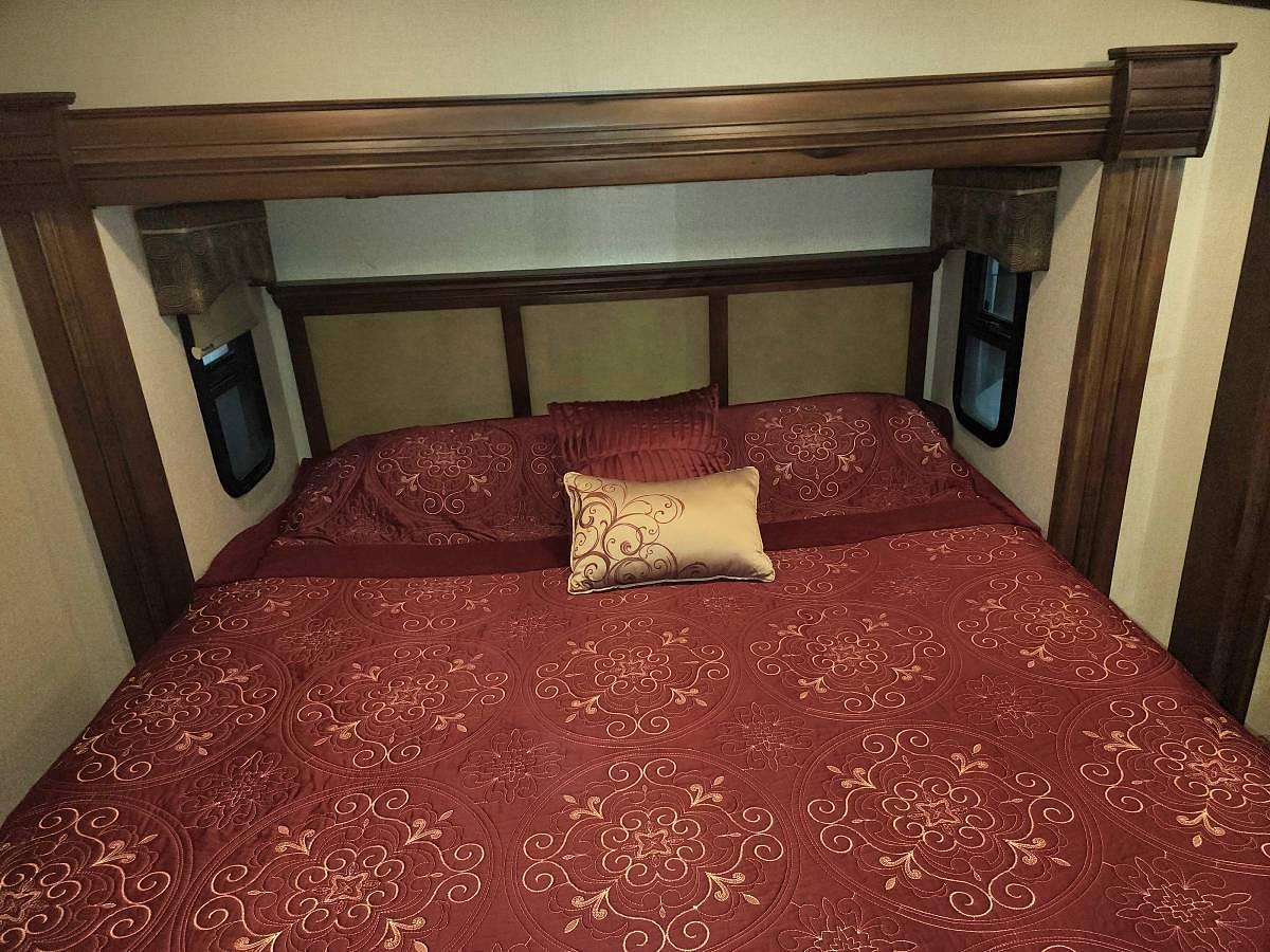 Used 2015 Forest River Cardinal 3450RL