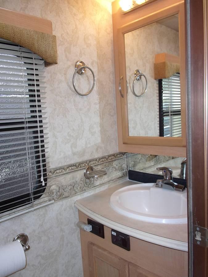 Used 2005 National Tropical T399