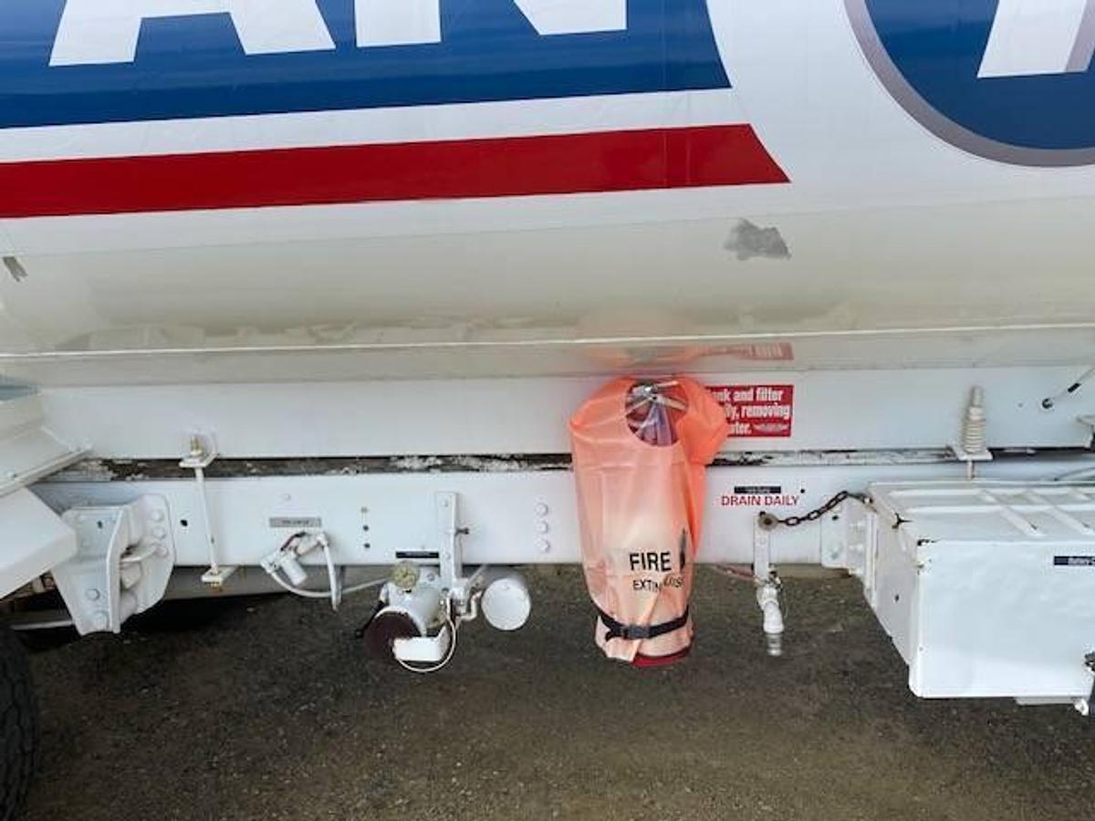 Used 1987 Ford F700 Jet A Fuel Truck