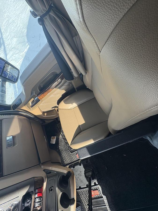 Used 2019 Kenworth T680 Conventional Sleeper Semi