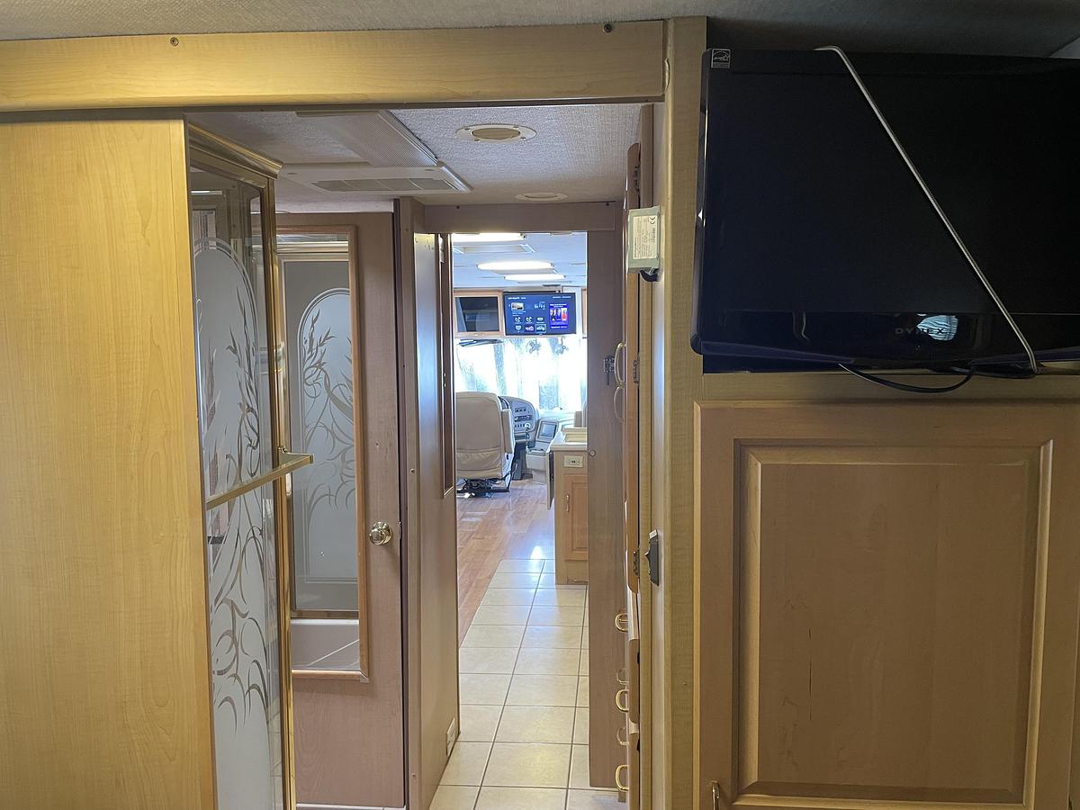 Used 2002 National Tradewinds Class A Motorhome