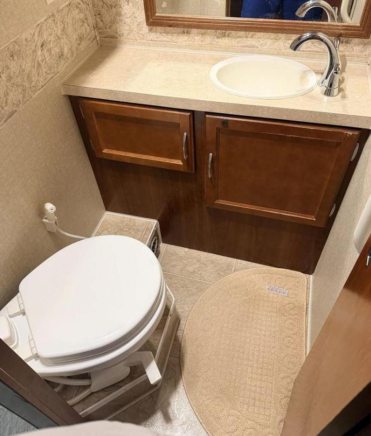 Used 2007 Fleetwood Bounder 35E