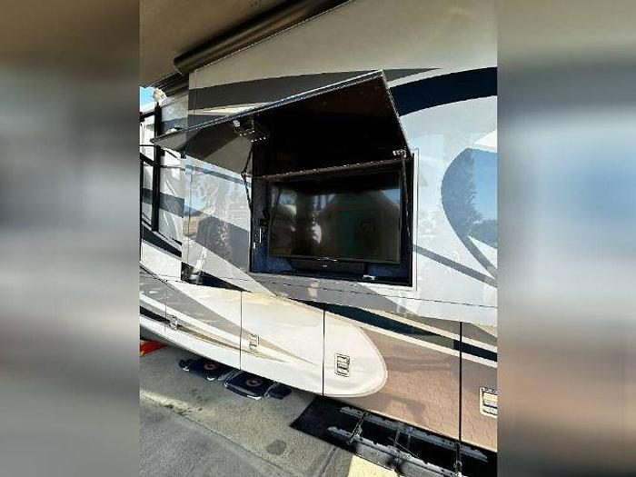 Used 2019 Newmar Ventana 4369