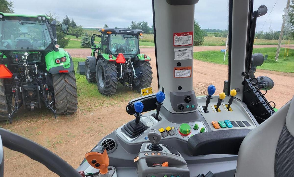 Used 2023 DEUTZ FAHR AGROTRON 6215 Tractor