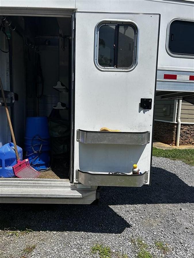 Used 2011 4 Star Three Horse Trailer with Living Quarters