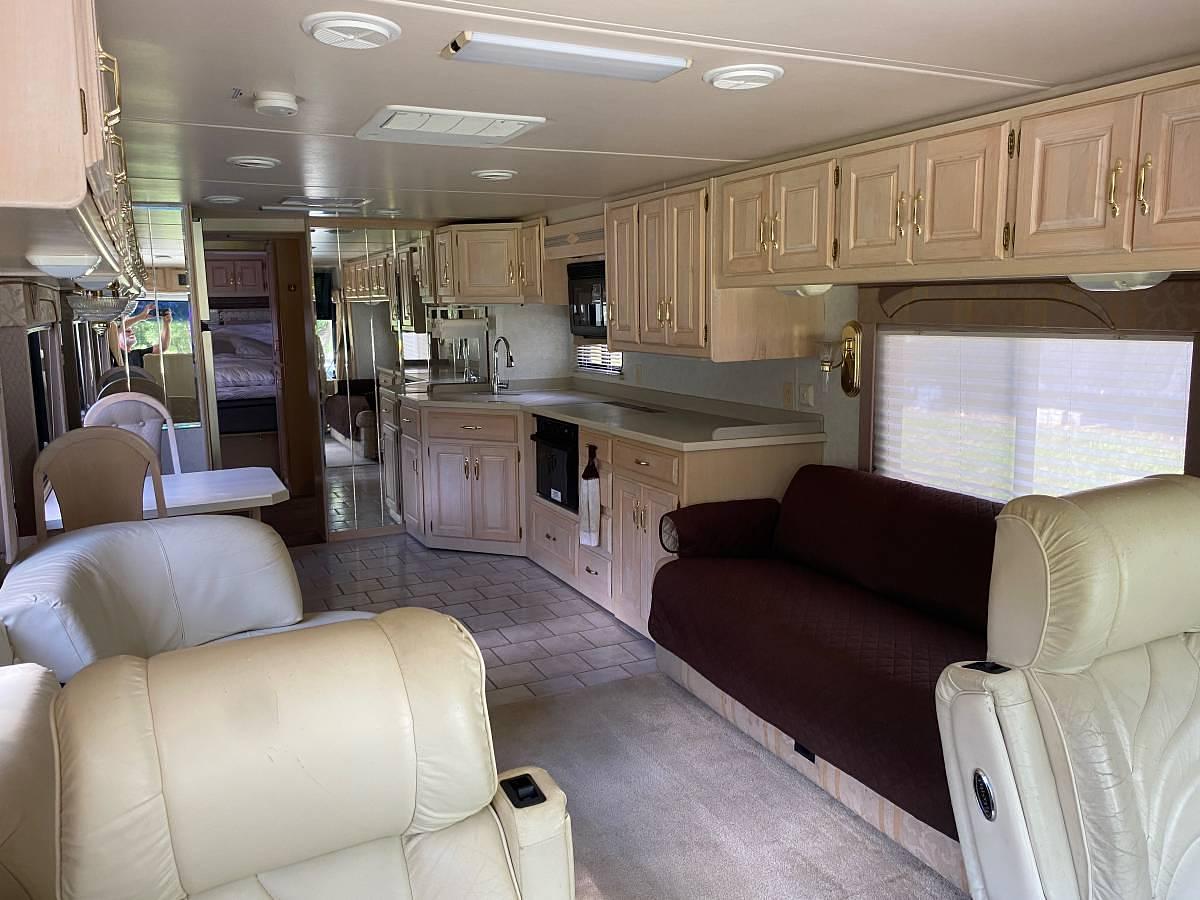 Used 1999 Holiday Rambler Endeavor Class A Motorhome