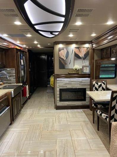 Used 2020 Fleetwood Discovery LXE 40M