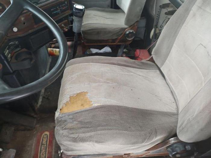 Used 1990 Freightliner FLD120