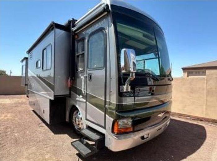 Used 2006 Fleetwood Discovery 39S