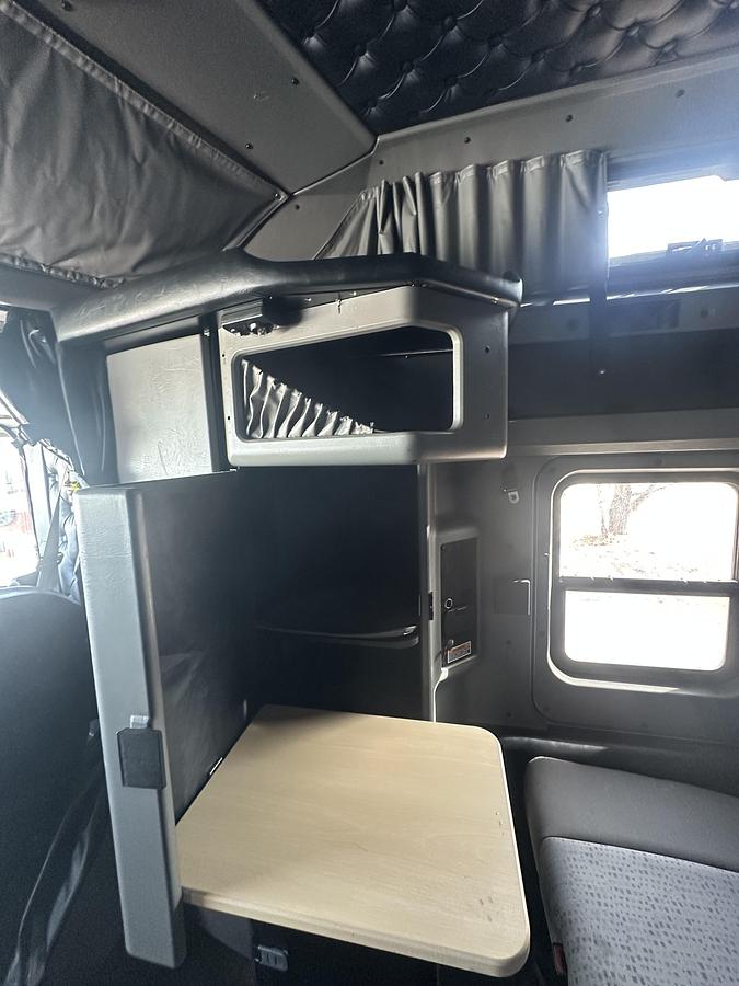 Used 2019 Kenworth W900