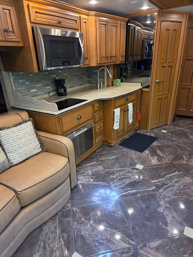 Used 2015 Newmar Dutch Star 3736