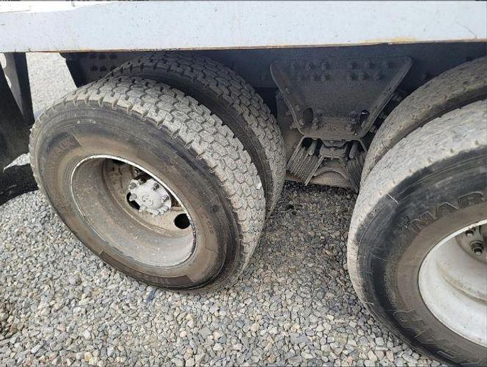 Used 2005 Peterbilt 320 Garbage Truck