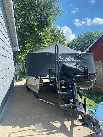Used 2023 Sun Tracker Fishing Barge 20DLX