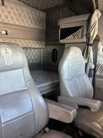 Used 2005 KENWORTH W900L