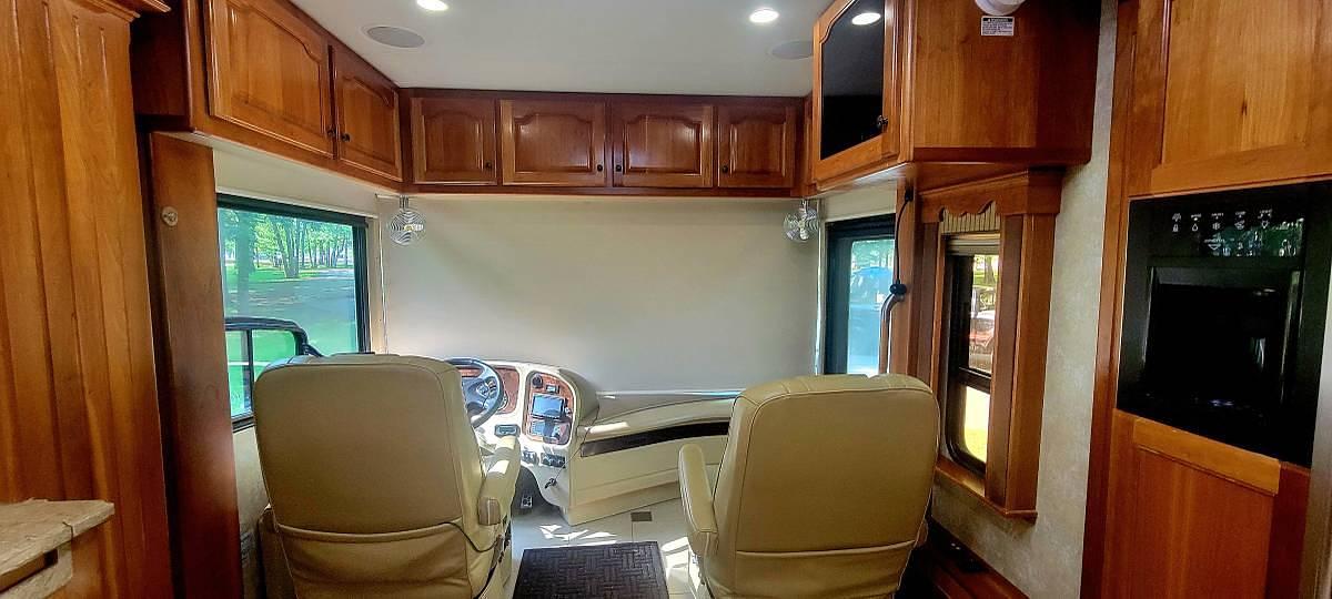 Used 2009 Country Coach Allure 470