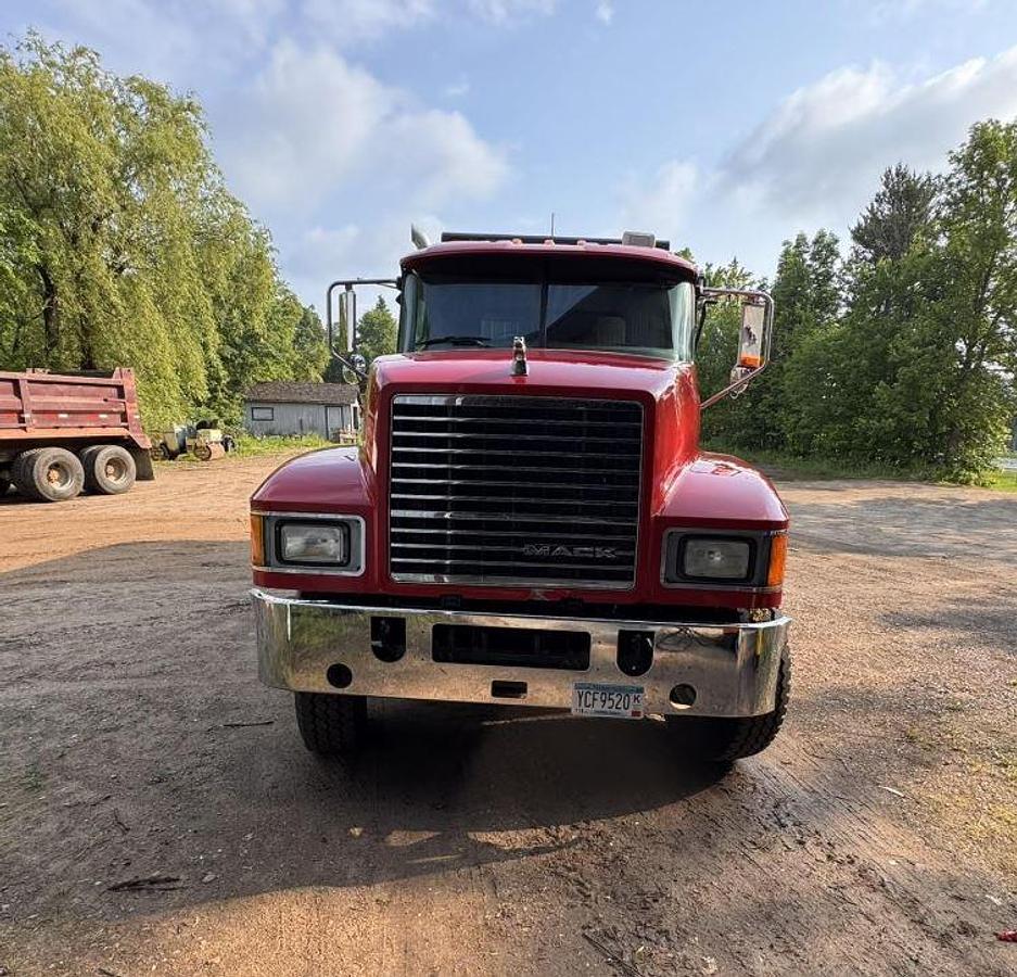 Used 2012 MACK PINNACLE CHU613