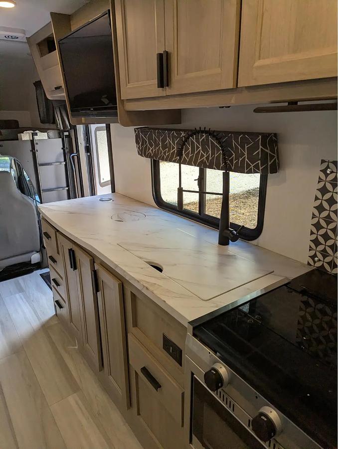 Used 2024 Forest River Sunseeker 3010DS