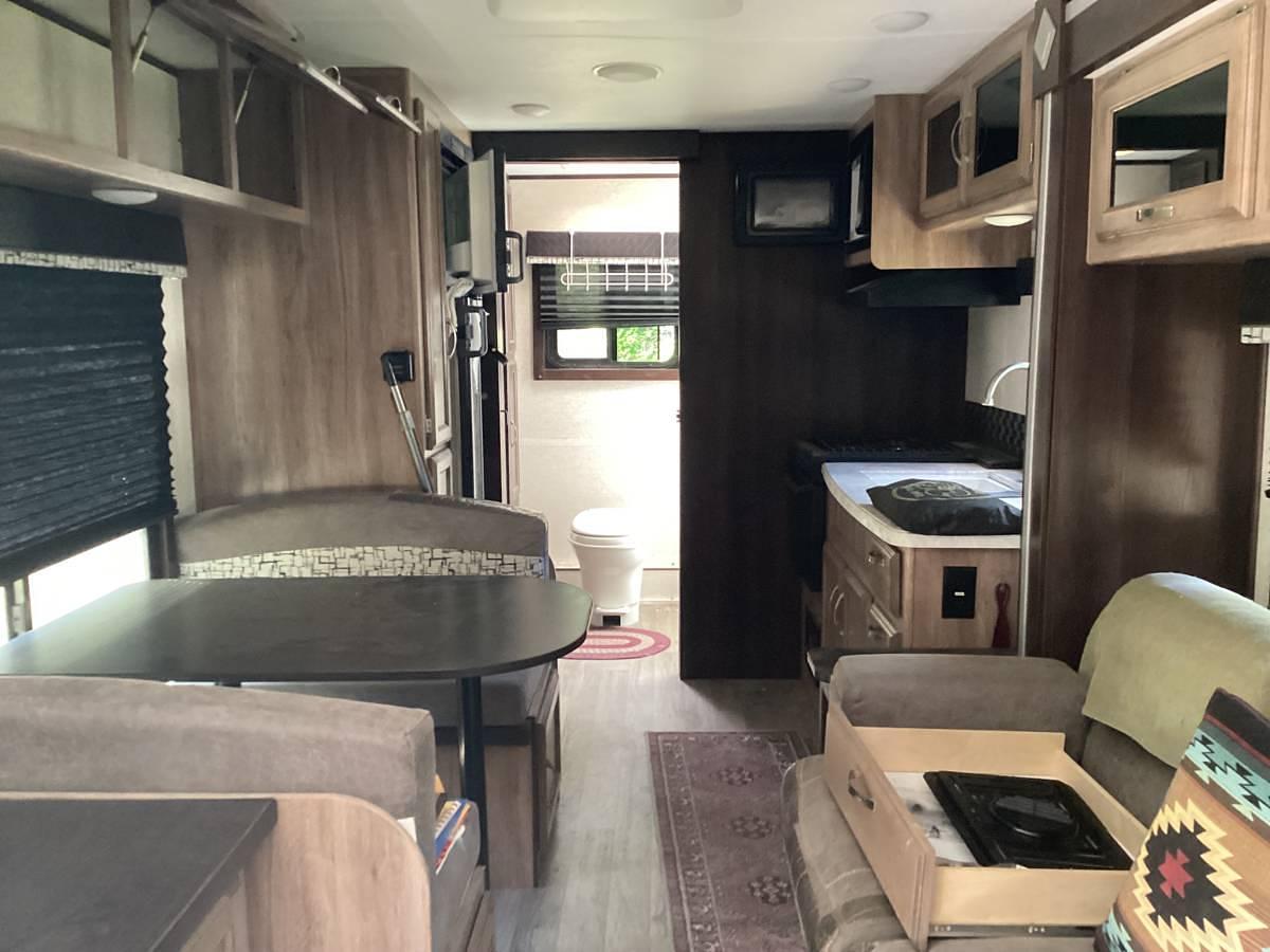 Used 2019 Jayco Feather