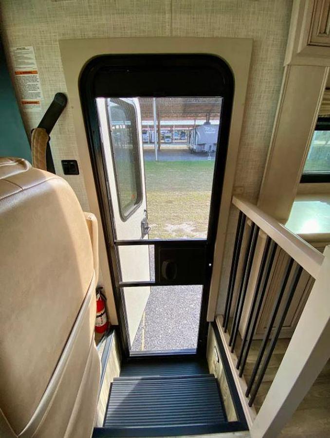 Used 2021 Newmar Bay Star 3226 Class A Motorhome