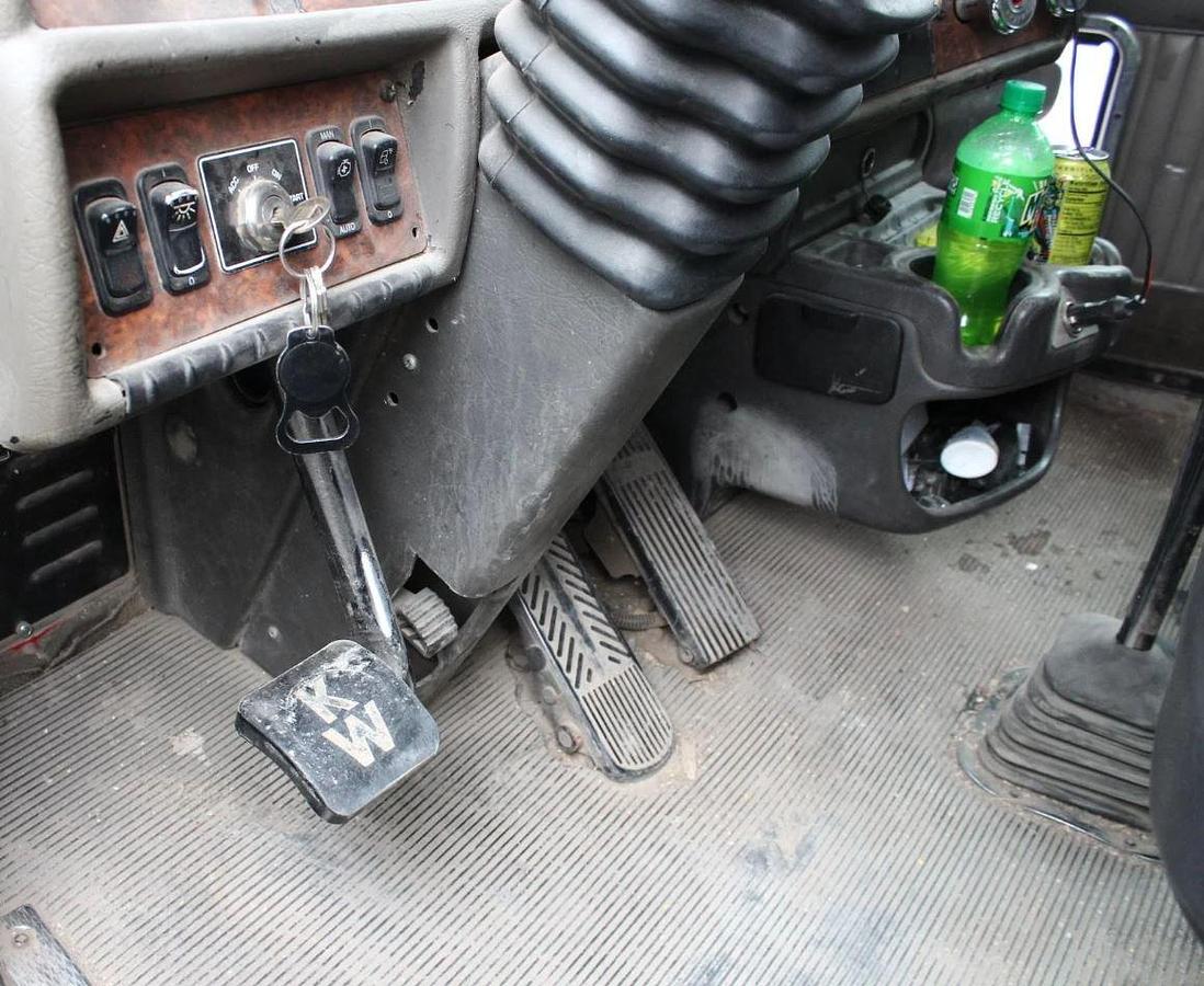 Used 2007 Kenworth W900L