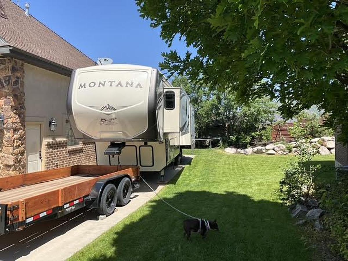 Used 2017 Keystone Montana 3721RL Fifth Wheel