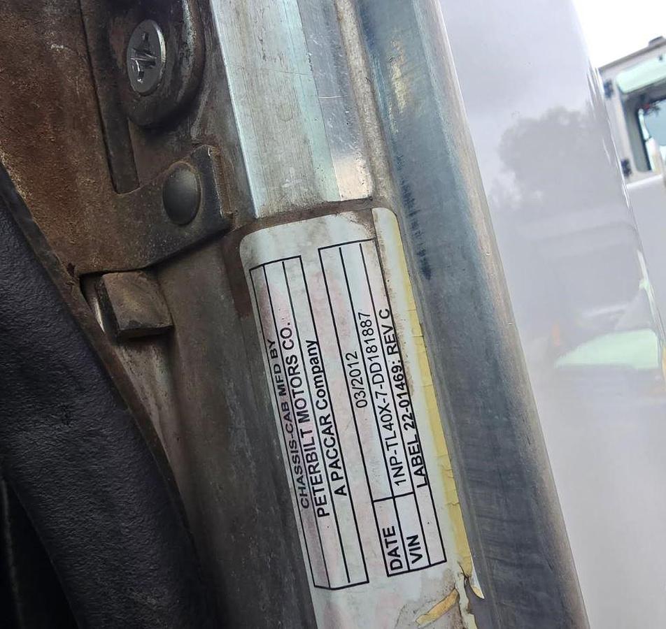 Used 2013 Altec AC38-127S Mounted on 2013 Peterbilt 379