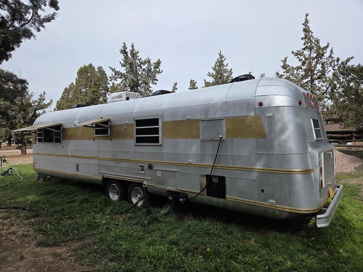 Used 1977 Silver Streak Supreme Luxury Liner
