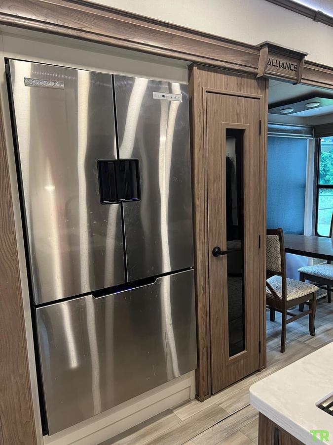 Used 2023 Alliance Paradigm 395DS Fifth Wheel