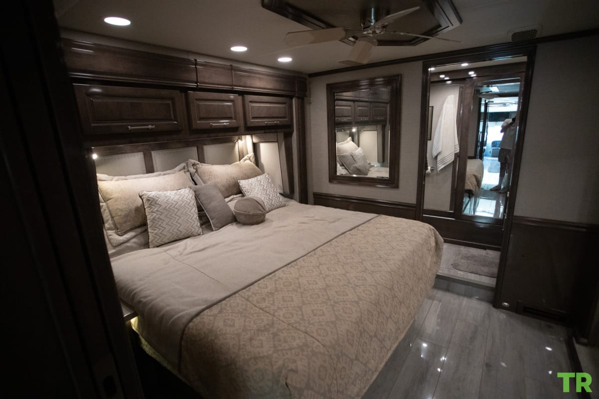 Used 2020 Entegra Aspire 44R | 450 HP Cummins Diesel | Bath & Half | Luxury Coach | Only 16,000 Miles