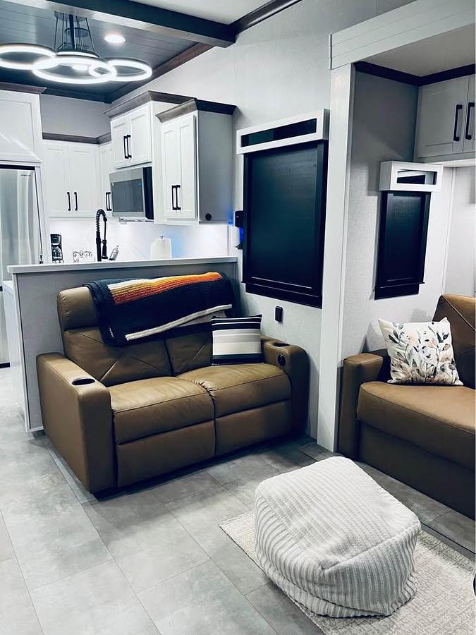 Used 2025 Forest River Riverstone Legacy 39RKFB