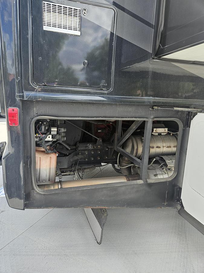 Used 2014 Fleetwood Expedition 40X