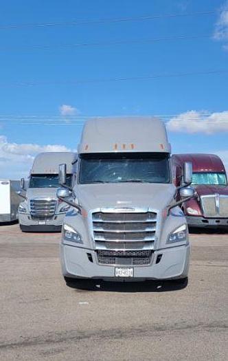 Used 2020 Freightliner CASCADIA 126