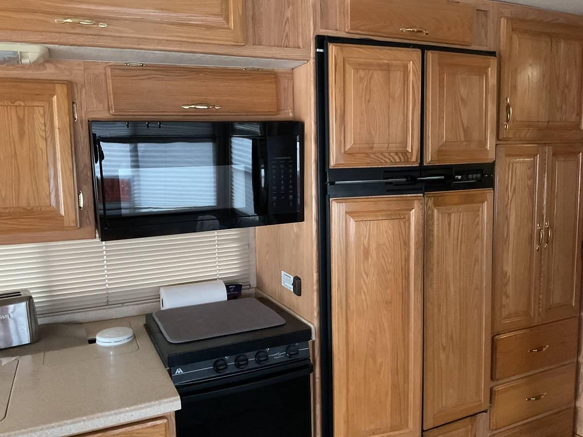 Used 2005 Alfa See Ya 40’ Diesel Pusher