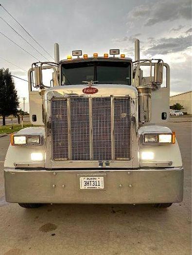 Used 2006 Peterbilt 378 Wrecker Tow Truck