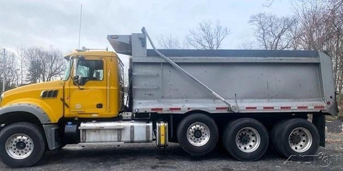 Used 2018 Mack Granite GU713