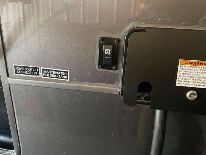 Used 2023 Crossroads Redwood RW4200FL