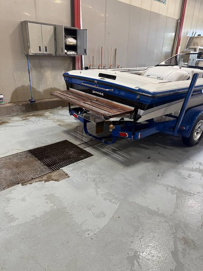 Used 1997 Sanger Ski Boat