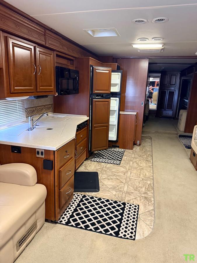 Used 2009 Fleetwood Expedition 38R Class A Diesel Pusher