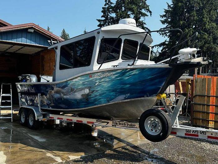 Used 2023 Offshore Boat 25'