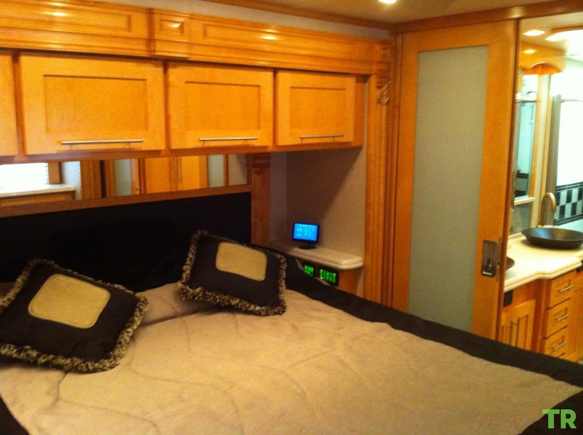 Used 2007 Monaco Signature 45 Fortress Class A Motorhome