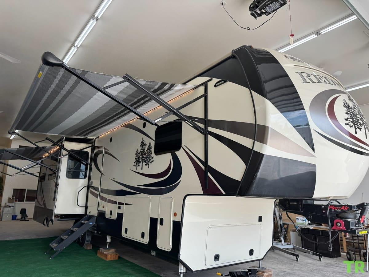 Used 2017 CrossRoads Redwood 382RL