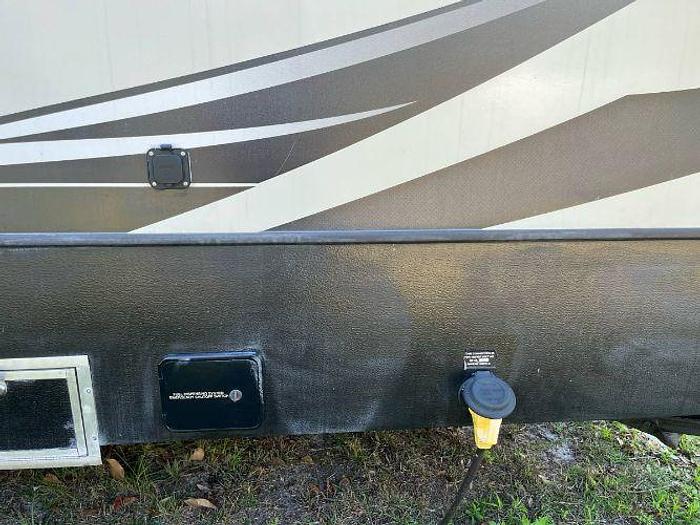 Used 2014 Keystone Carbon 31 Toyhauler