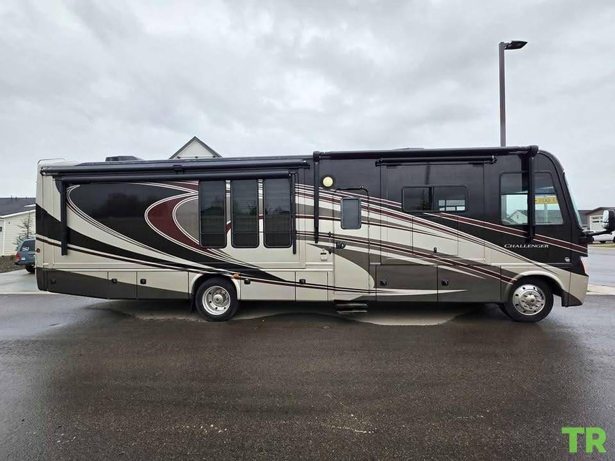 Used 2014 Thor Motor Coach Challenger 37KT