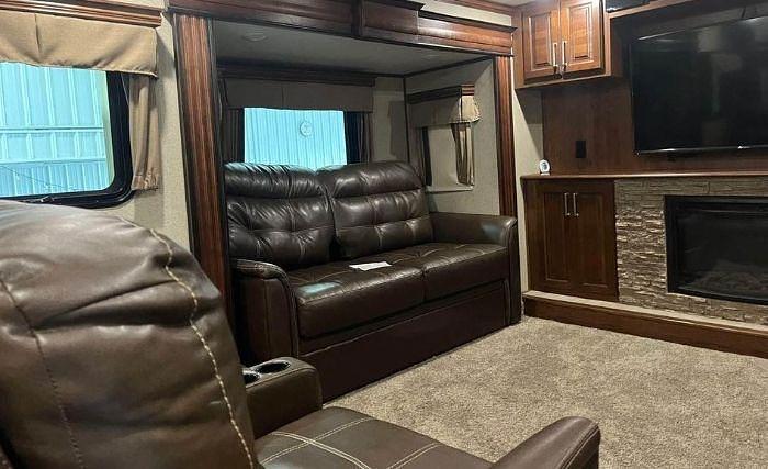 Used 2018 Keystone Alpine 3660FL