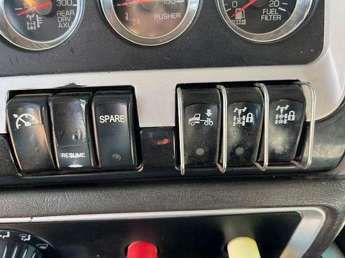 Used 2014 KENWORTH T800