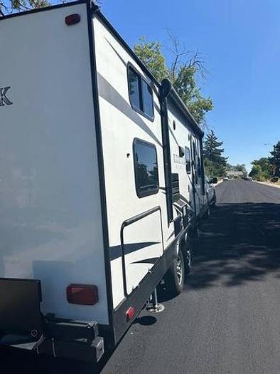 Used 2018 Dutchmen Kodiak Ultimate 240BHSL