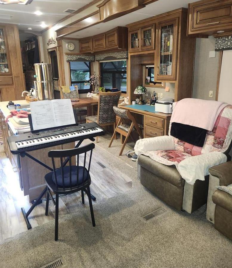 Used 2019 DRV MOBILE SUITES 44 HOUSTON Fifth Wheel